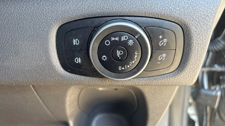 Ford Transit Custom 320 L1 Diesel Fwd 2.0 EcoBlue 170ps Low Roof Limited Van Auto